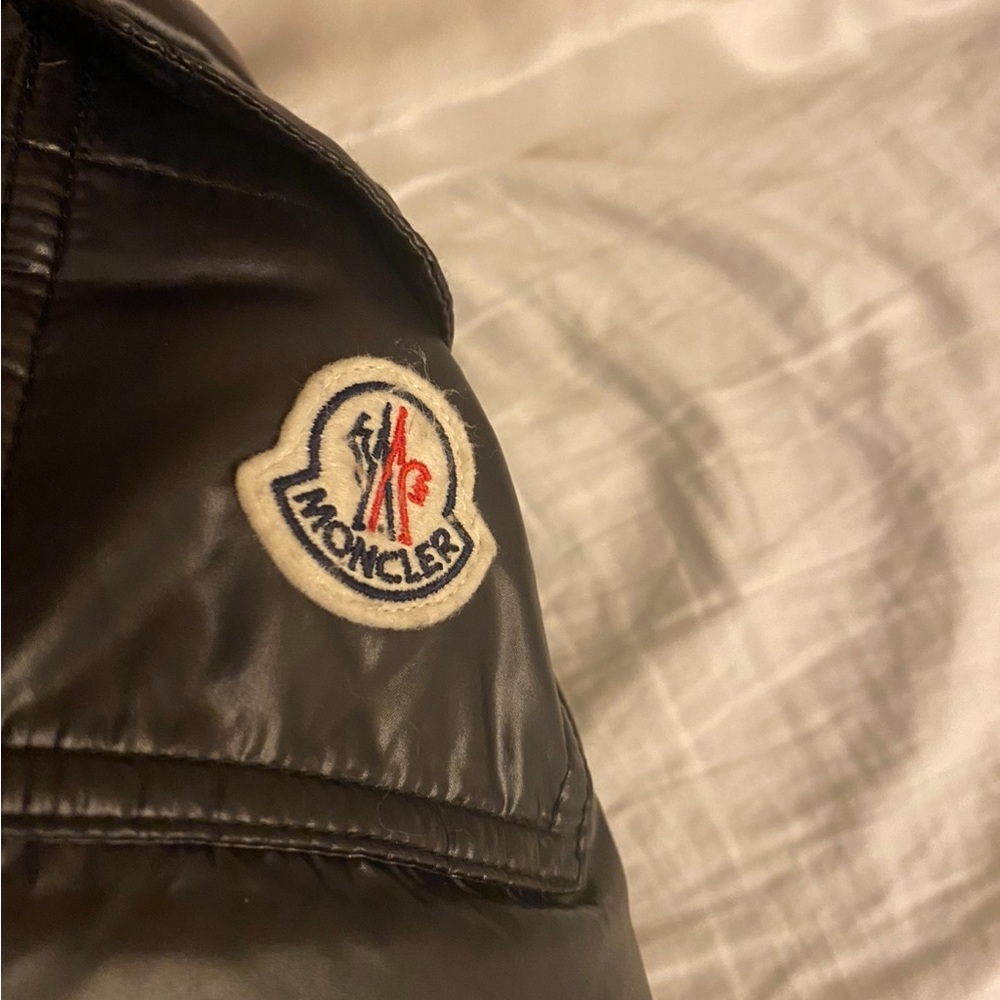 Women’s moncler long down puffer coat - Picture 5 of 7